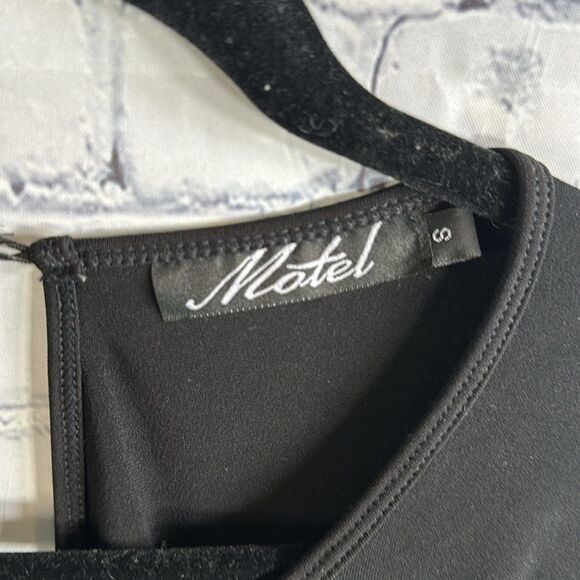 👗 Motel Rocks Black Long Sleeve Romper - Size Small - Picture 3 of 4